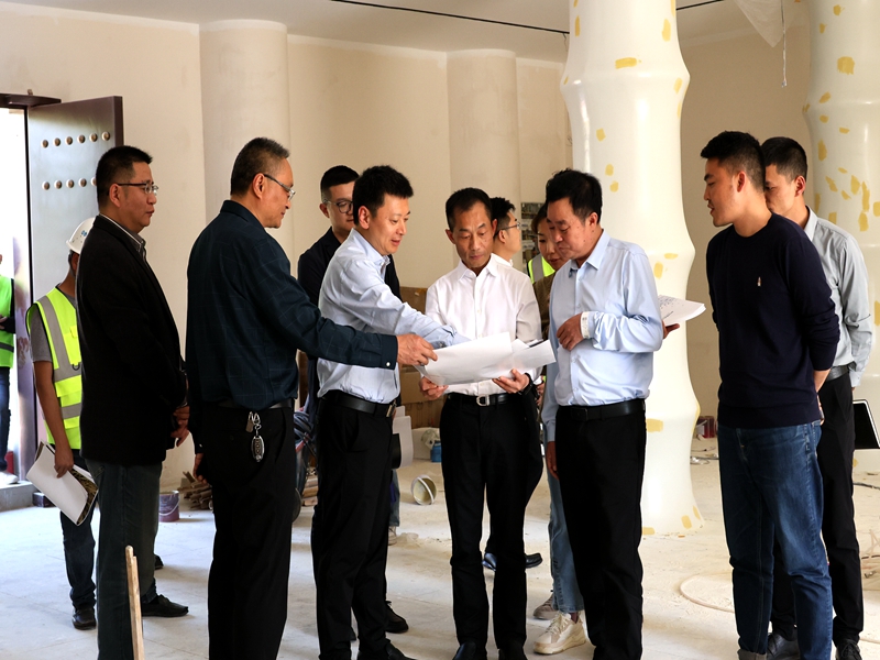 廖文彬市长调研宜宾展园 (1).jpg