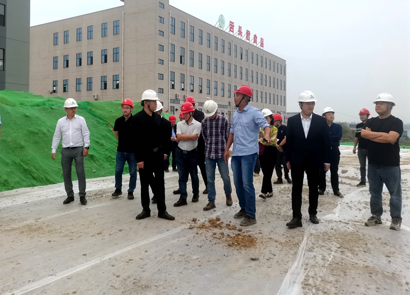 市酒发局到白酒中心项目调研 (2).jpg