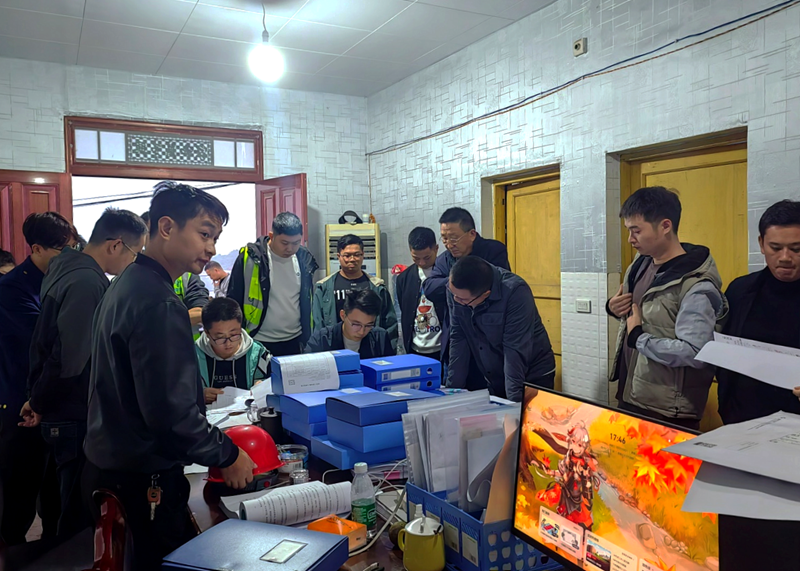 建投建工一曼新城排水整治项目（二标段）迎接多部门联合检查 (1).png