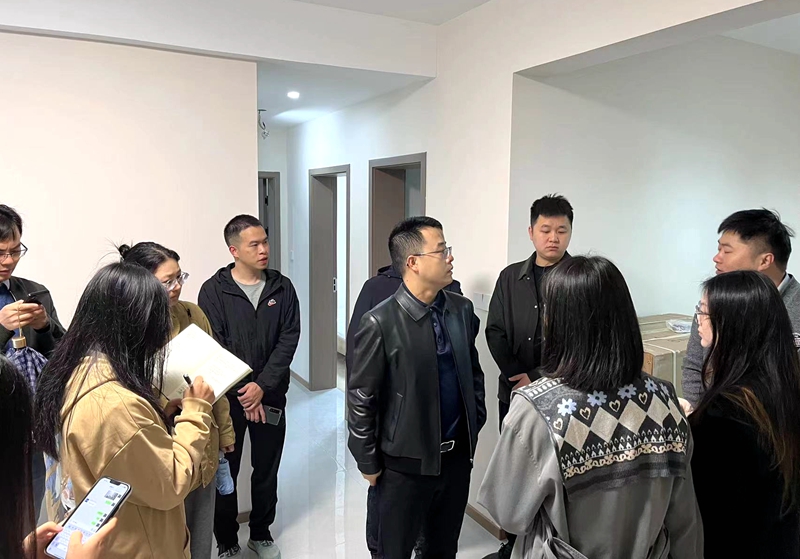 建投建工公元π人才公寓装修项目再迎安居考察 (2).jpg