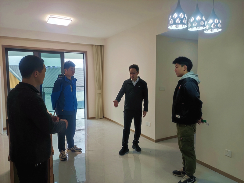 刘旭到保障性住房项目开展收尾工作督查 (1).jpg