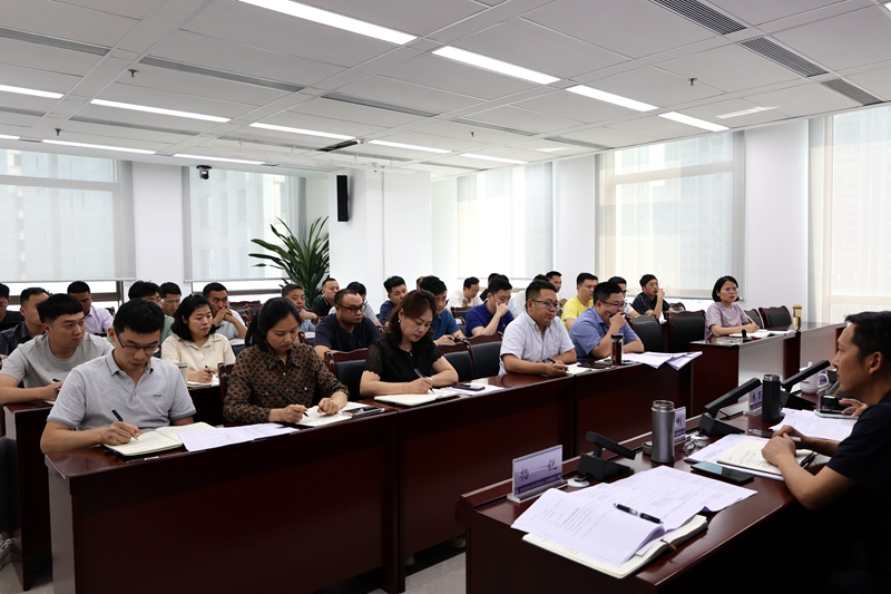 宜宾建投建工公司召开5月项目情况推进暨清欠工作会 彭峰董事长部署重点工作2.JPG