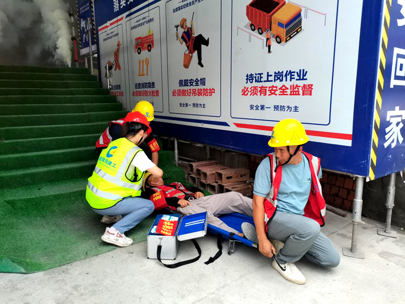 宜宾建投建工上江传奇项目开展消防应急救援演练 筑牢安全“防火墙” (3).png