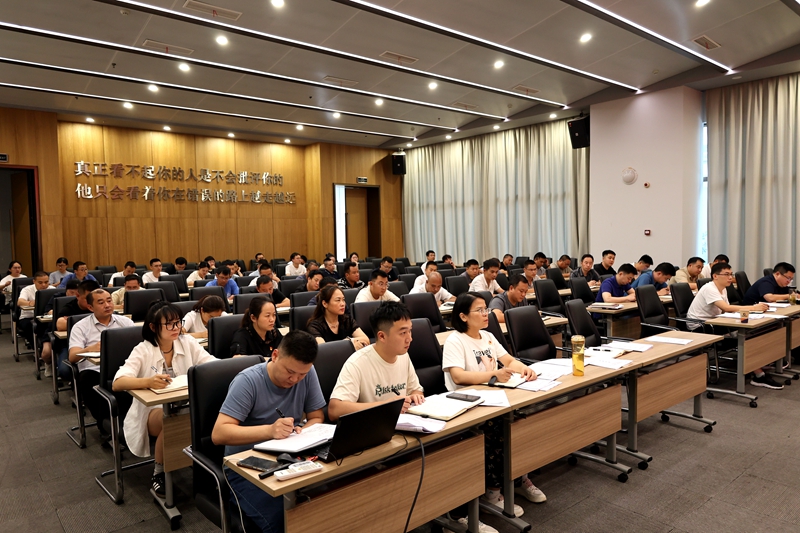 建投建工召开6月项目推进情况暨清欠工作会 (2).JPG